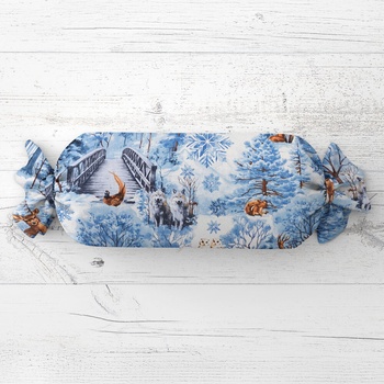 Biante Vankúš valec bonbon Sandra SA-674 Lesné zvieratá v zimnom lese na modrom 15x100