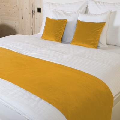 Biante přehoz na postel Zamatový Velvet Prémium SVP-037 Zlatisto oranžový 50 x 140 cm