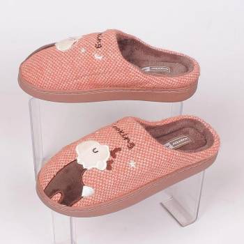 Image 1 of Дамски домашни пантофи в цвят пудра с еленче