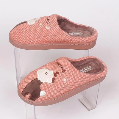 Дамски домашни пантофи в цвят пудра с еленче