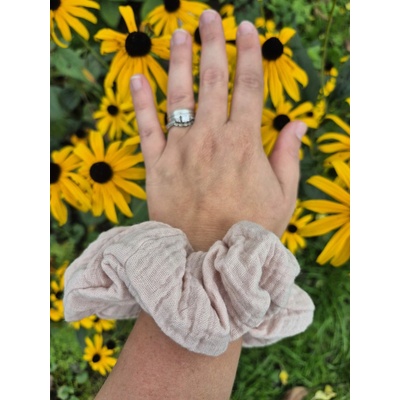 Mušelínová scrunchie s kapsičkou - dámská Barva: Kytičková – Zboží Dáma