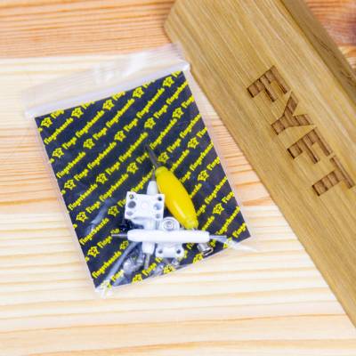 Náhradní trucky na fingerboard Solid axle 32mm od Fingy Barva: Bílá