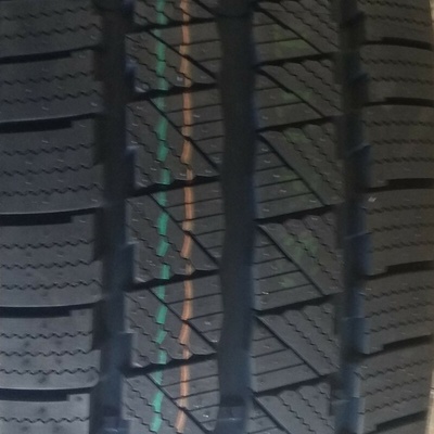 Zeetex WV1000 235/65 R16 121R