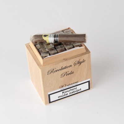 Gilbert de Montsalvat Revolution Style Perla