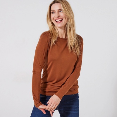 Jednofarebné tričko s dlhými rukávmi a okrúhlym výstrihom karamelová