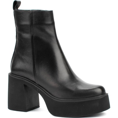 Дамски боти от естествена кожа на ток и платформа