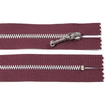 Kovový zip no.3 nerozepínací 20cm vínový (stříbrné zoubky) ozdobný jezdec