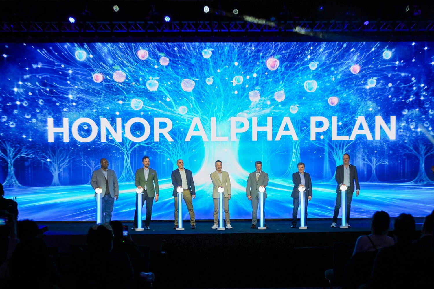 Predstavenie HONOR ALPHA PLAN