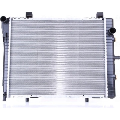 Chladič motora NISSENS 62712A