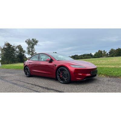 Řidič v Tesle: 60 min. 3299Kč Královéhradecký kraj