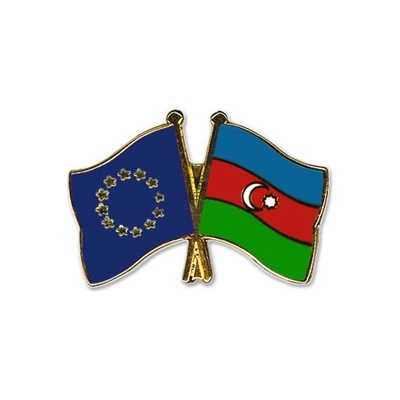 Odznak (pins) 22mm vlajka EÚ + Azerbajdžan - farebný