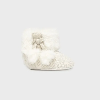 Mayoral Декоративни ботуши трикотаж в цвят шампанско за новородено момиче Mayoral