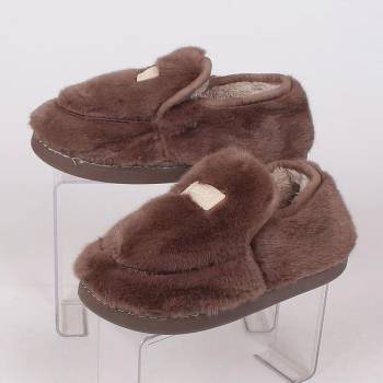 Image 1 of Дамски плюшени пантофи в цвят мока