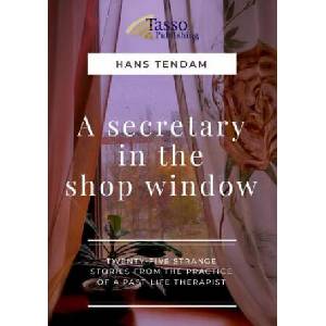 Secretary in the Shop Window (ISBN: 9780244773809)