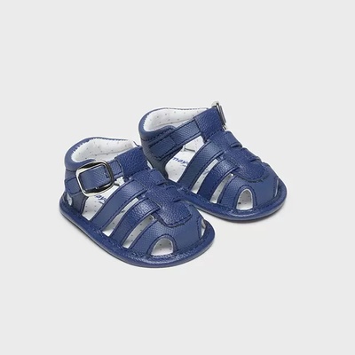 Mayoral Декоративни сандали за новородено момче в бяло Майорал