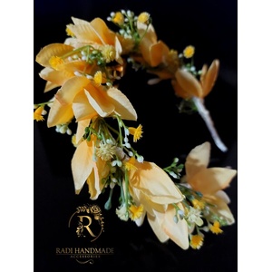 Radi handmade Диадема с жълто кайсиева магнолия (611)