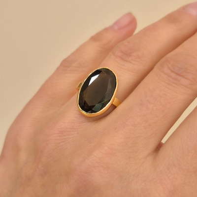 Vltavín Moldavite Zlatý prsten s broušeným vltavínem P22 0083