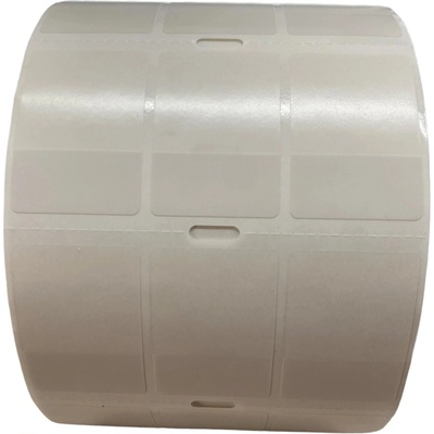 Plastová Etiketa 25 mm x 37 mm, 3 - Produkcia, Polyvinylchlorid PVC Outdoor, Samolaminovacia, Transparentná a biela, Dutinka 76 mm, 2100 ks/kotúč, Silné lepidlo, Fotoznačka v strede, najprv biela, Pri