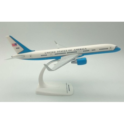 PPC Holland Boeing C 32A 757 2Q8WL United States Air Force Snap Fit 1:200