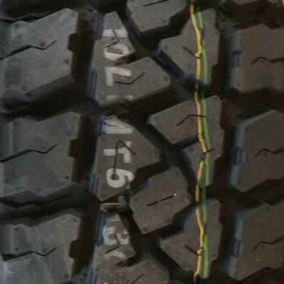 Kumho ROAD VENTURE MT51 275/65 R17 121Q