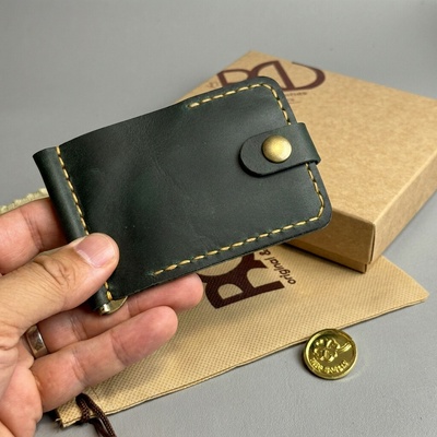 Zelená Slim Dollar peněženka MAJESTIQ MINI DOLLAR s gravírováním