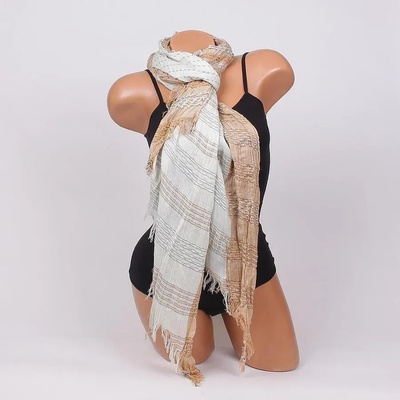 Дамски шал в светлокафяво и екрю с ресни