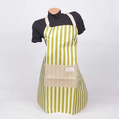 Раирана престилка за готвене в бяло и зелено