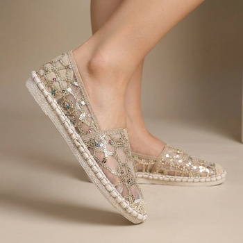 Бежови еспадрили от тюл с пайети в златисто