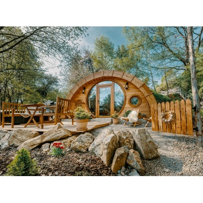 Glampingový pobyt v hobitím domku s vířivkou – Hledejceny.cz