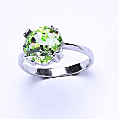 Čištín Stříbrný s krystalem Swarovski ChryzolitT 1225