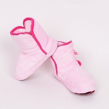 Детски пантофи в розово с помпони