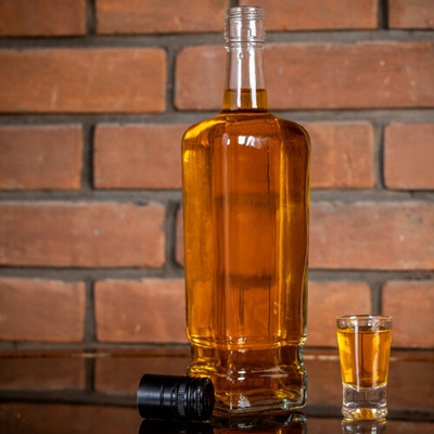 Kinekus Fľaša na alkohol sklo 500ml WALKER X