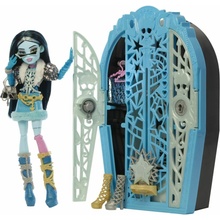 Mattel Monster High Skulltimate Secrets Hauntlywood Mysteries Clawdeen Wolf