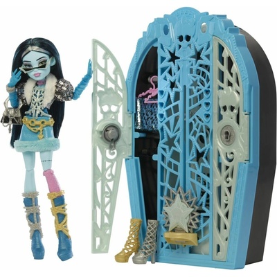 Mattel Monster High Skulltimate Secrets Hauntlywood Mysteries Clawdeen Wolf