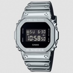 Casio GM-5600YM-8ER Часовници