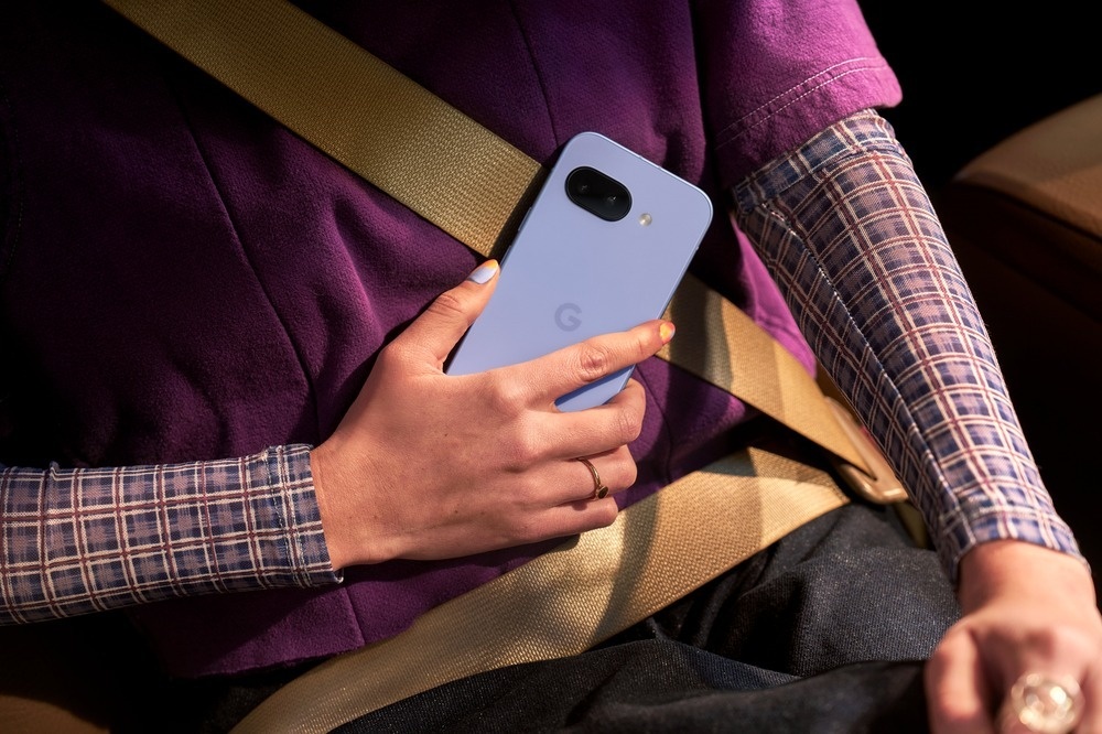 Google Pixel 9a zadní strana