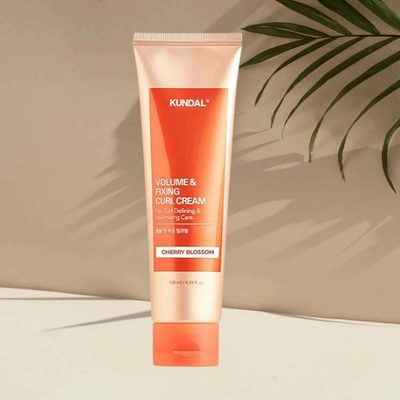 KUNDAL Volume & Fixing Curl Dream Wedding Bouquet stylingový krém pro definici vln s vůní 130 ml