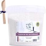 Artisans du Sel‍ Морска сол от Геранд с лопатка, PVC опаковка 1 kg | Artisans du Sel‍ (003654 (SEAU FSG) ART DU SEL)