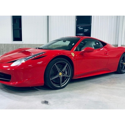 Jízda ve Ferrari 458 Italia na okruhu Autodrom Most