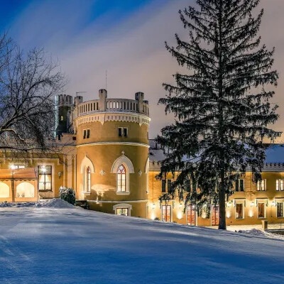 Noc v Chateau St. Havel s lahví šampaňského