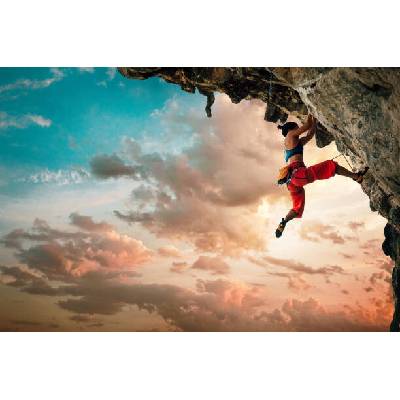 Plagát, Obraz - Athletic Woman climbing on overhanging cliff, Solovyova, 40 × 26.7 cm