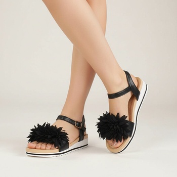 Кожени сандали в черно с 3d цветя