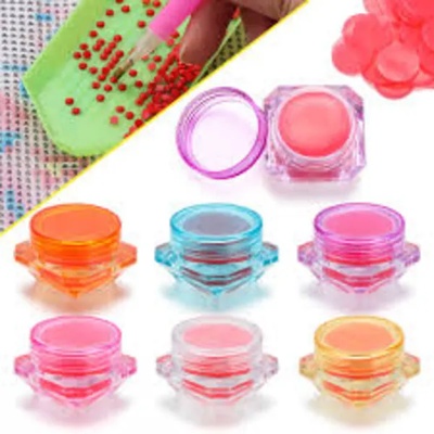 Специална кутийка с лепило за зареждане на химикал