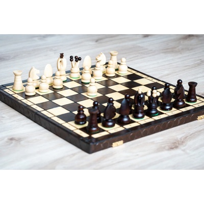 Dřevěné královské šachy střední