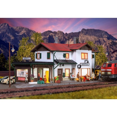 Kibri Гара „Маенфелд комплект с вътрешно осветление (39496)