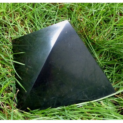 Pyramida - Šungit 15 cm