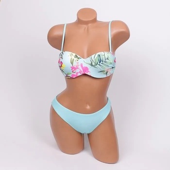 Image 1 of Бански в светлосиньо с нежни цветя - чашка b