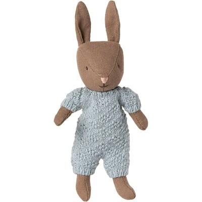 Maileg Textilní zajíček Micro Brown / Blue knitted suit modrá barva textil