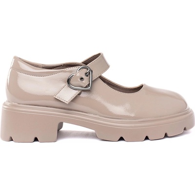 Shelovet Lacquered beige loafers with a thick sole krémová