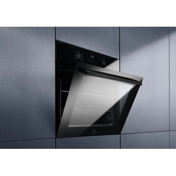 Image 1 of Electrolux EOD6P77Z